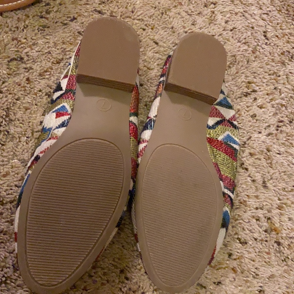 Universal Thread patterned flats - Picture 2 of 2